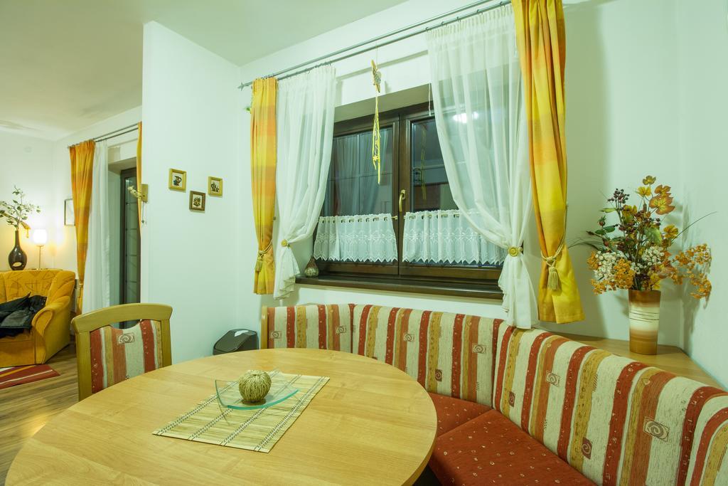 Vila Helena - Apartment Helena 2 Ruzomberok Exterior foto